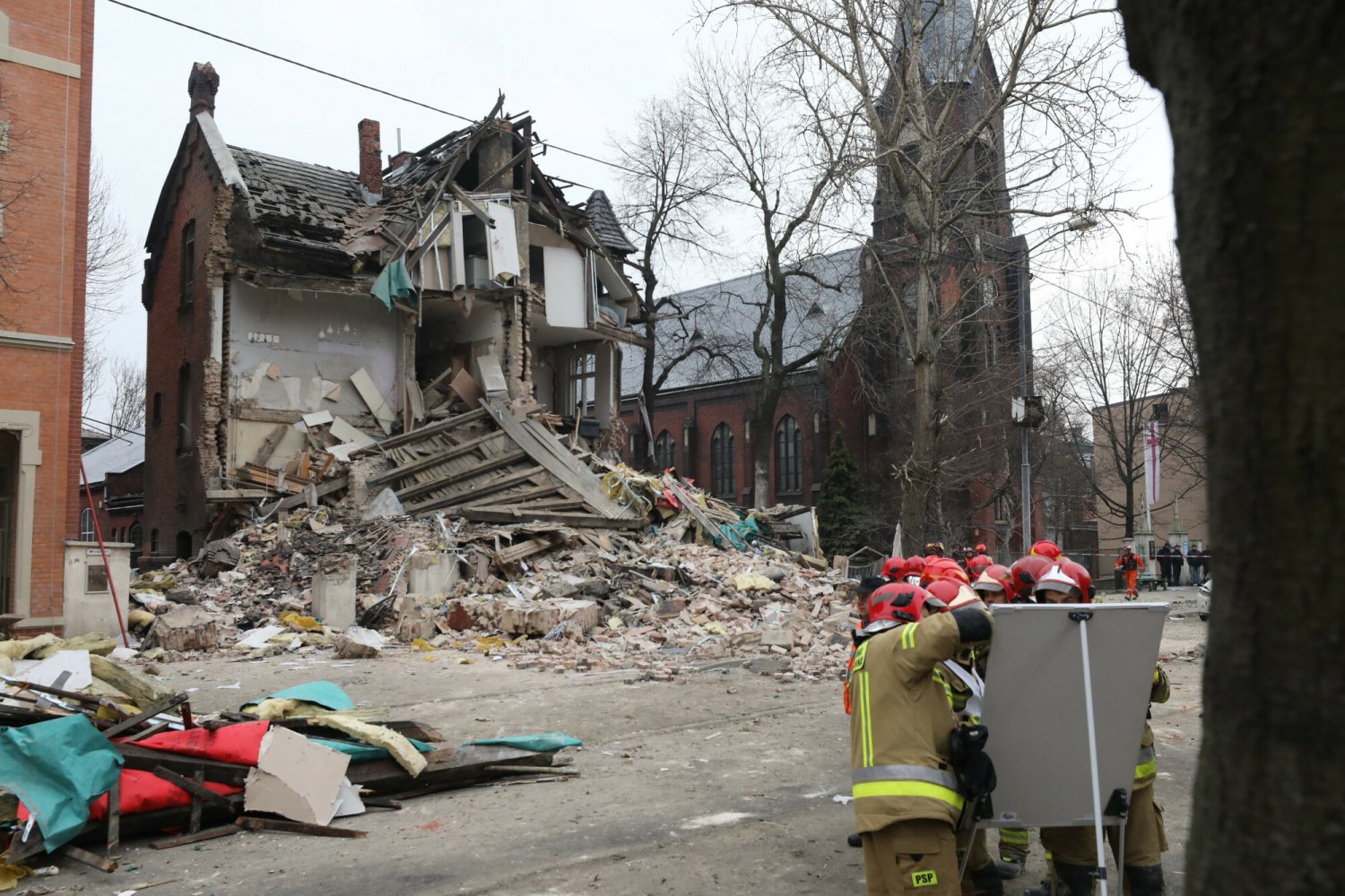 Eksplozja gazu w domu należącym do parafii ewangelicko-augsburskiej w Katowicach-Szopienicach