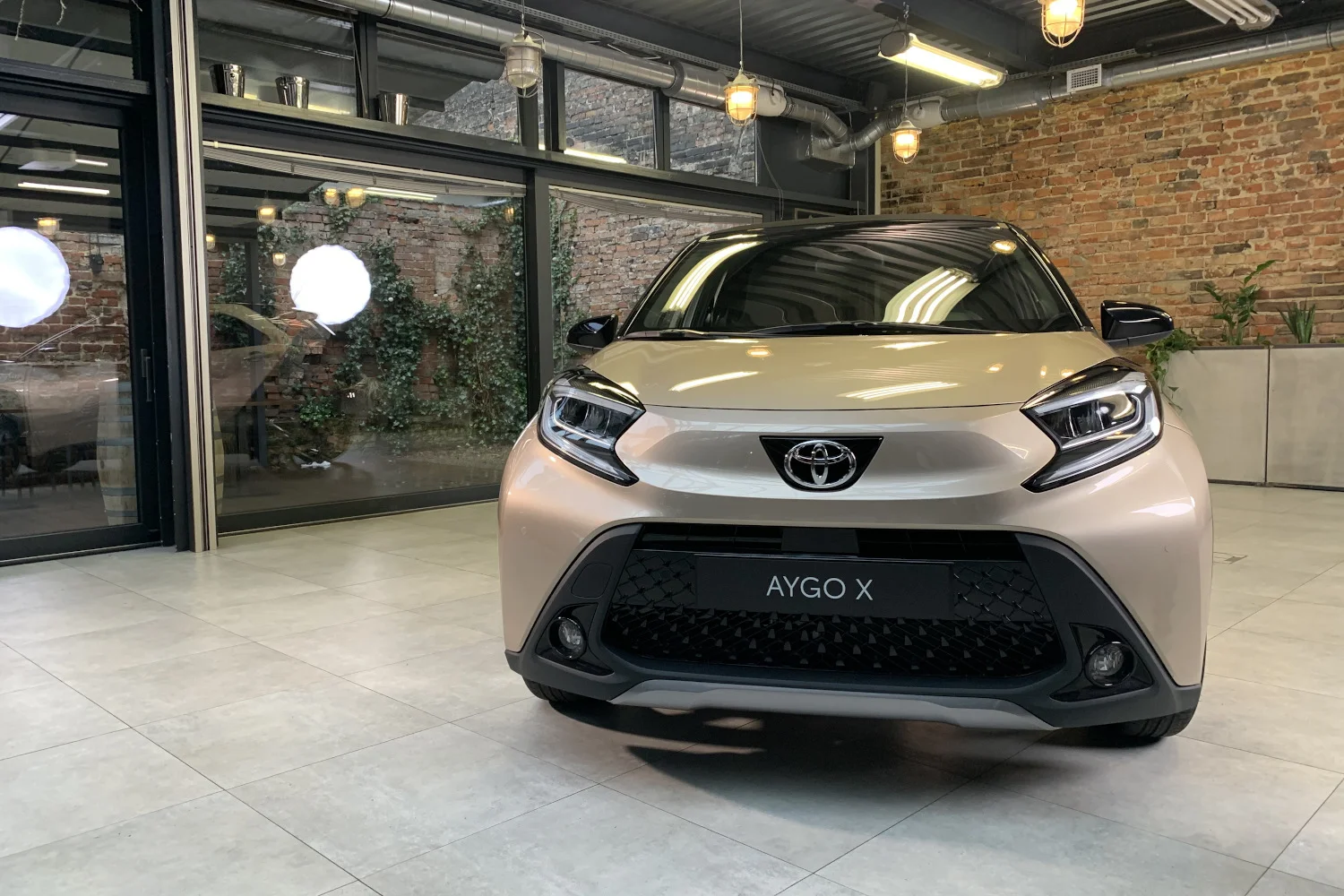 Toyota Aygo X to miejski crossover, którym marka chce podbić segment A.