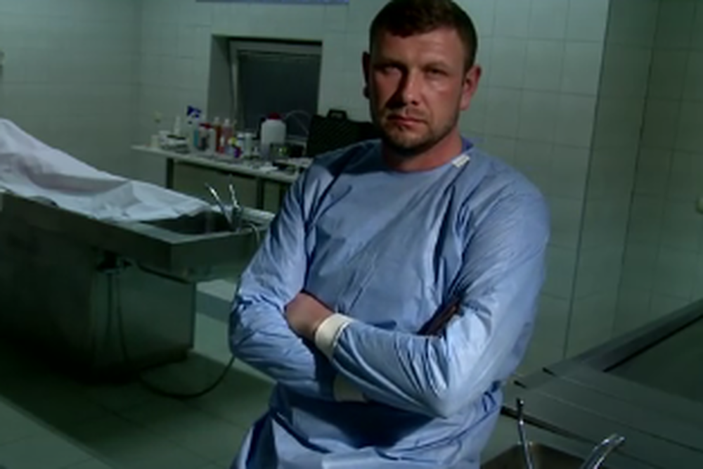 Adam Ragiel w swoim życiu przeprowadził kilkadziesiąt ekshumacji oraz sekcji zwłok. Nam opowiedział o swojej pracy.