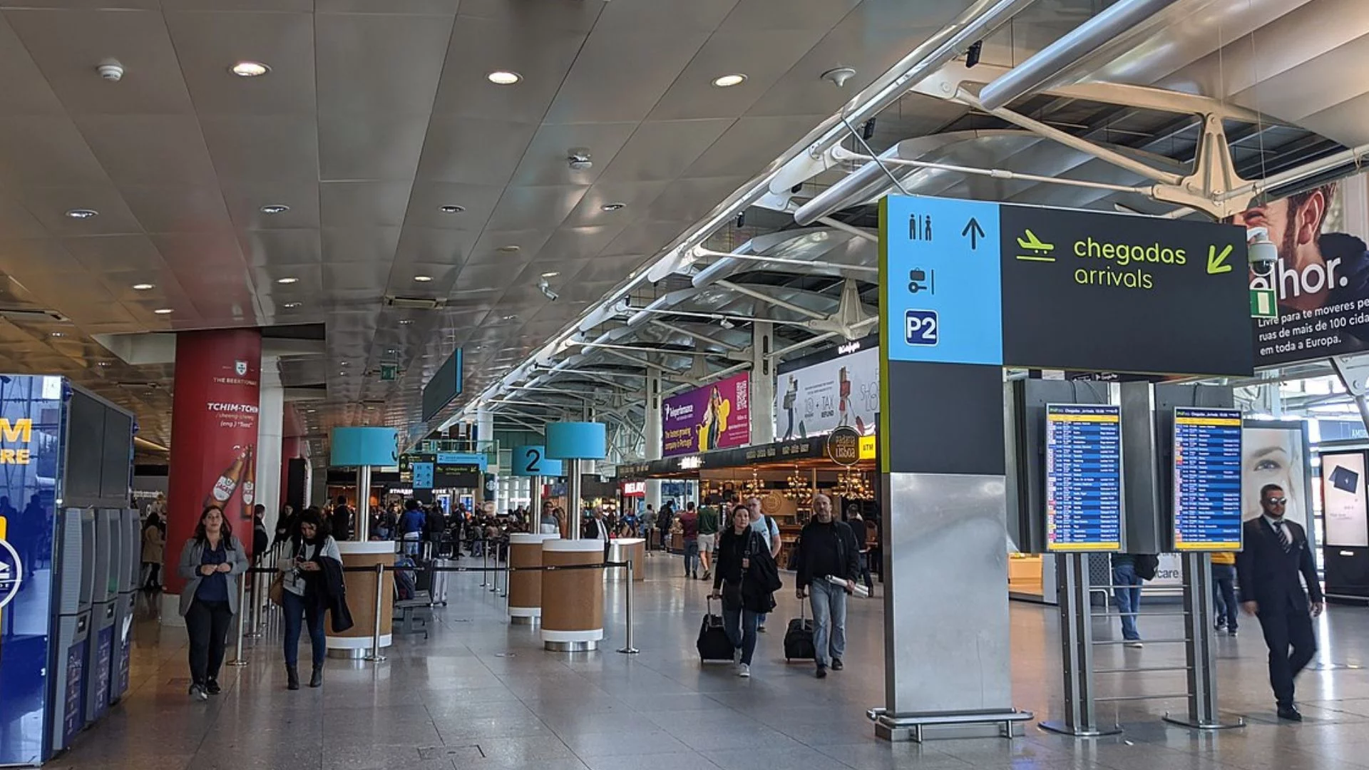 Lotniska w turystycznym raju sparaliżowane. Winny nowy system