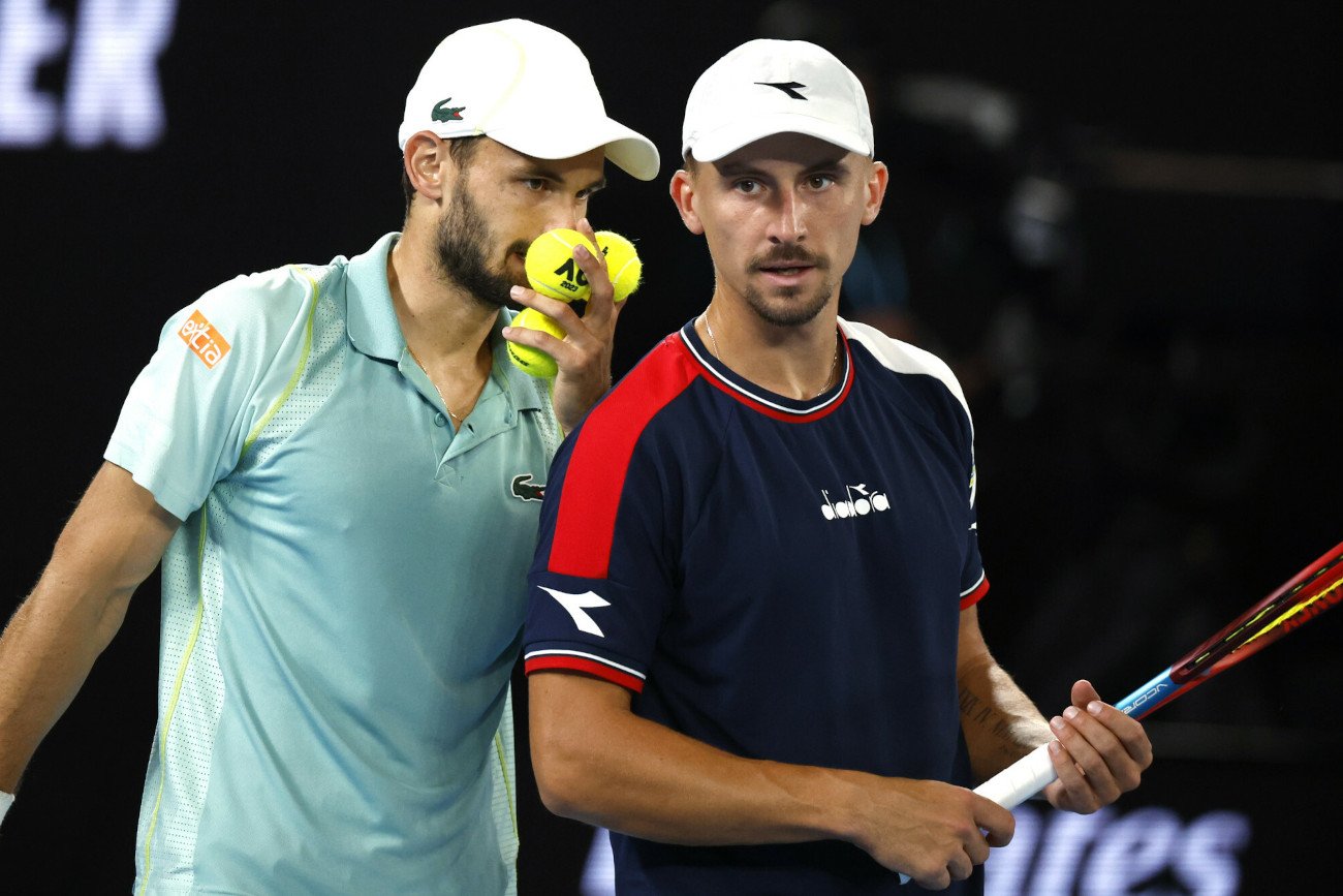 Hugo Nys i Jan Zieliński (z prawej) sprawili sporą niespodziankę, docierając do finału Australian Open.