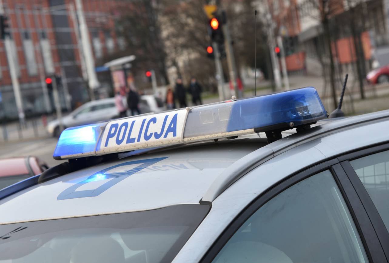 Policjanci z Radomska spali w radiowozie. Ktoś zrobił im zdjęcie