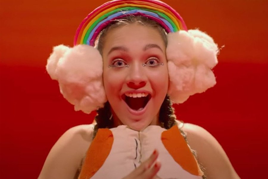 Maddie Ziegler wciela się w "Music" w nastolatkę ze spektrum autyzmu