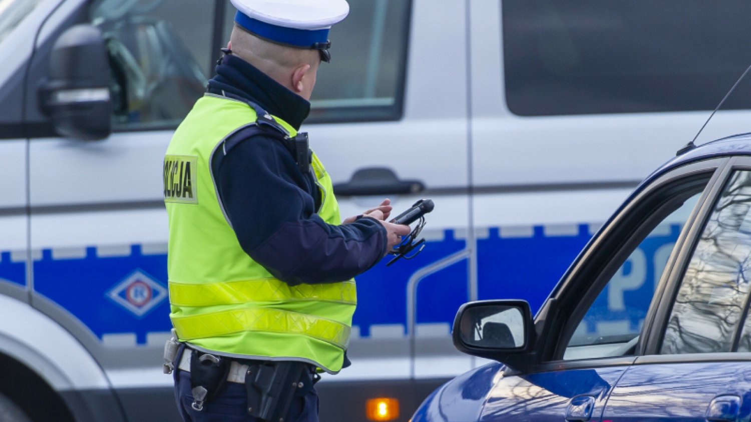 Pouczenie zamiast mandatu. Policjanci walczą o podwyżki