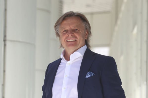 Marek Figiel, właściciel Sunny Family ma powody do zadowolenia.