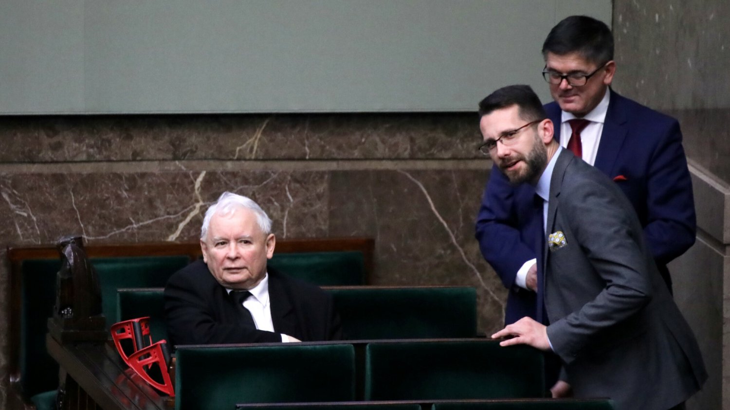 Jarosław Kaczyński trafił do szpitala. Chodzi o wcześniej planowany zabieg ortopedyczny.
