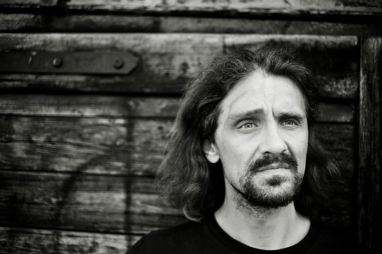 Gwiazdy we wzruszających słowach żegnają Gienka Loskę.