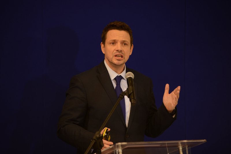 Nauczyciele w Warszawie dostaną podwyżki.