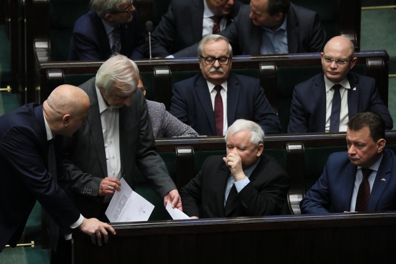 Prezes PiS w ostatnich tygodniach ma o czym myśleć.