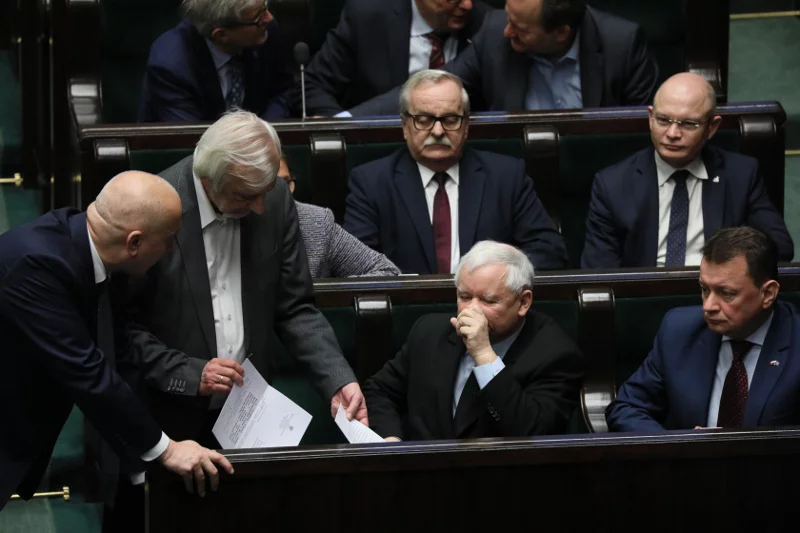 Prezes PiS w ostatnich tygodniach ma o czym myśleć.