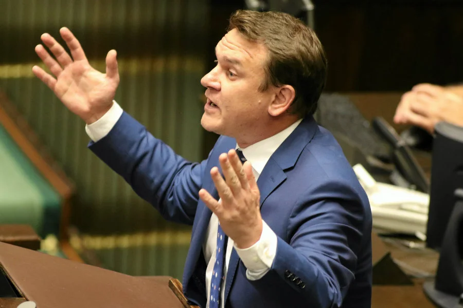 Dominik Tarczyński kilka razy twierdził, że nie dostaje pensji posła.