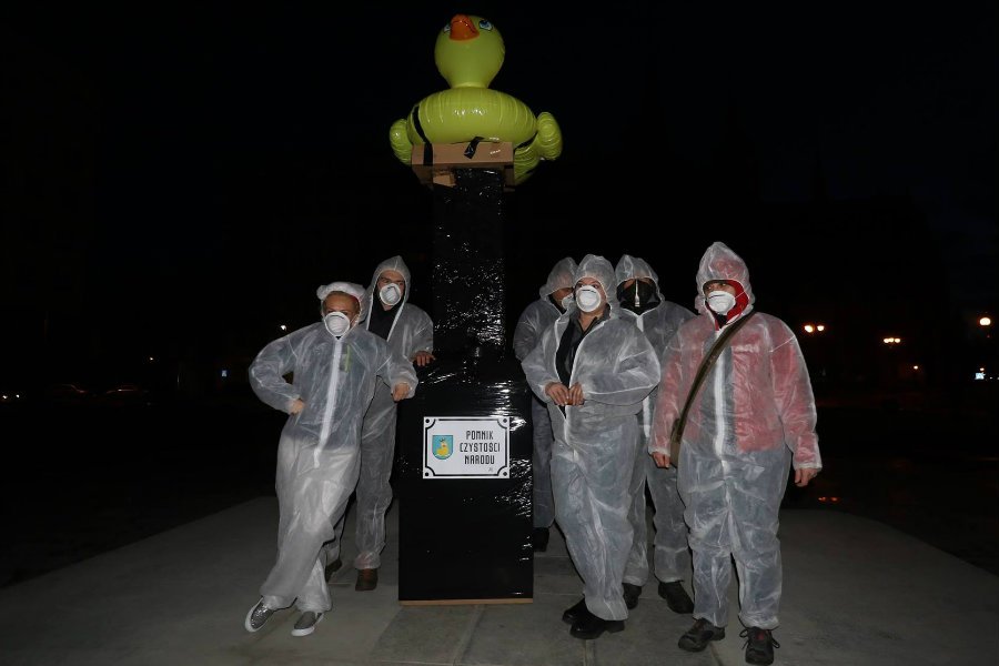 W miejsce "Iwanów Dwóch" stanął "Pomnik Czystości Narodu"