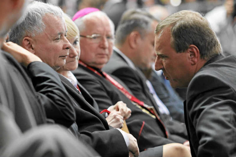 Jacek Kurski musi stoczyć bitwę o przychylność Jarosława Kaczyńskiego, by móc myśleć o utrzymaniu się na czele TVP.
