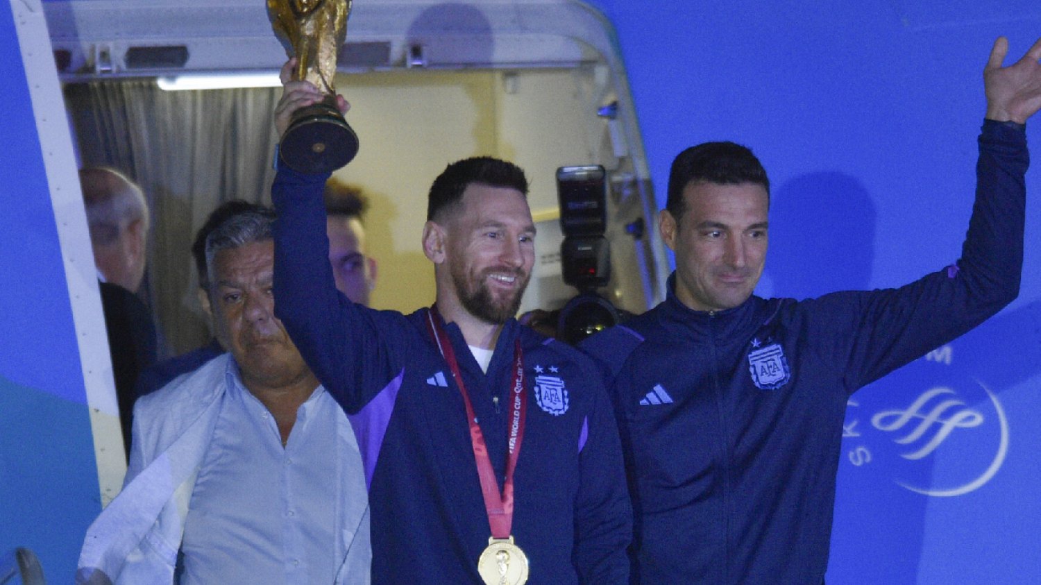 Istne szaleństwo w Argentynie! Tak świętują zwycięstwo Leo Messiego i spółki na mundialu