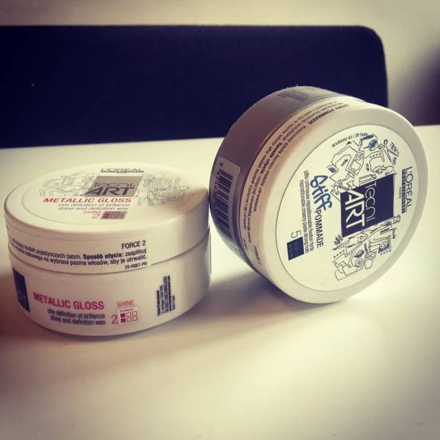 Pasty do układania włosów Loreal