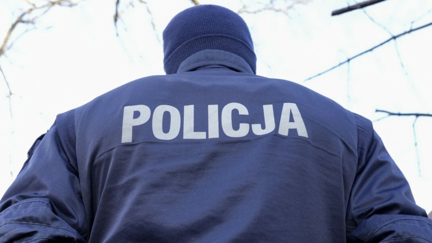 Piła: Chłopiec w mundurze policjanta Piła: 17-latek w mundurze policjanta chodził po cntrum handlowym