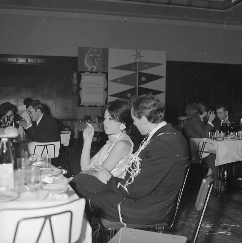 Papierosy na balu sylwestrowym w PKiN (1966) Papierosy na balu sylwestrowym w PKiN (1966)