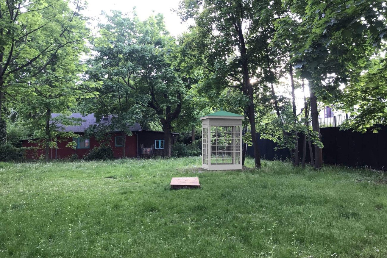 Wizualizację telefonu na wietrze przygotował projektant wzornictwa Paweł Kowalski.