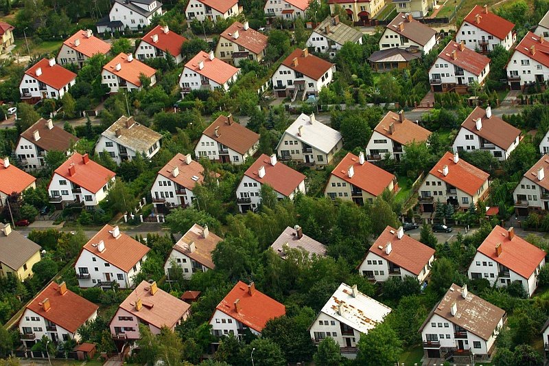 Wojny sąsiedzkie toczą się na wielu polskich osiedlach.