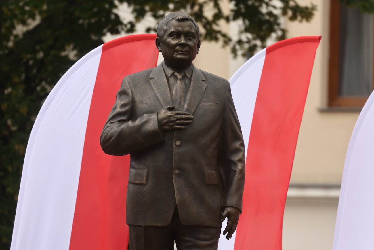 W Polsce powstają nowe pomniki Lecha Kaczyńskiego.