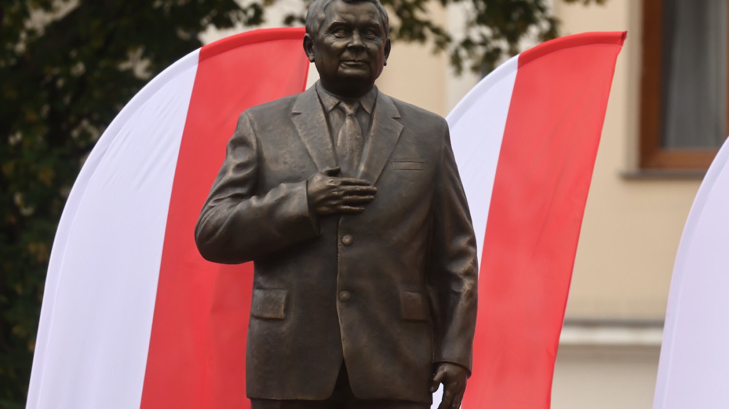 W Polsce powstają nowe pomniki Lecha Kaczyńskiego.