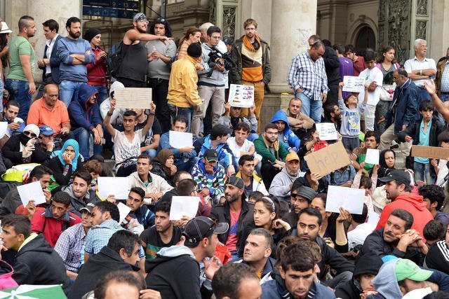 Rząd PiS jeszcze przed wyborami do PE będzie się tłumaczył z nieprzyjęcia uchodźców.