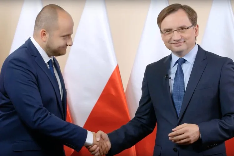 Dariusz Matecki chce zmian kadrowych w ambasadzie. Bo głosowali na Rafała Trzaskowskiego.