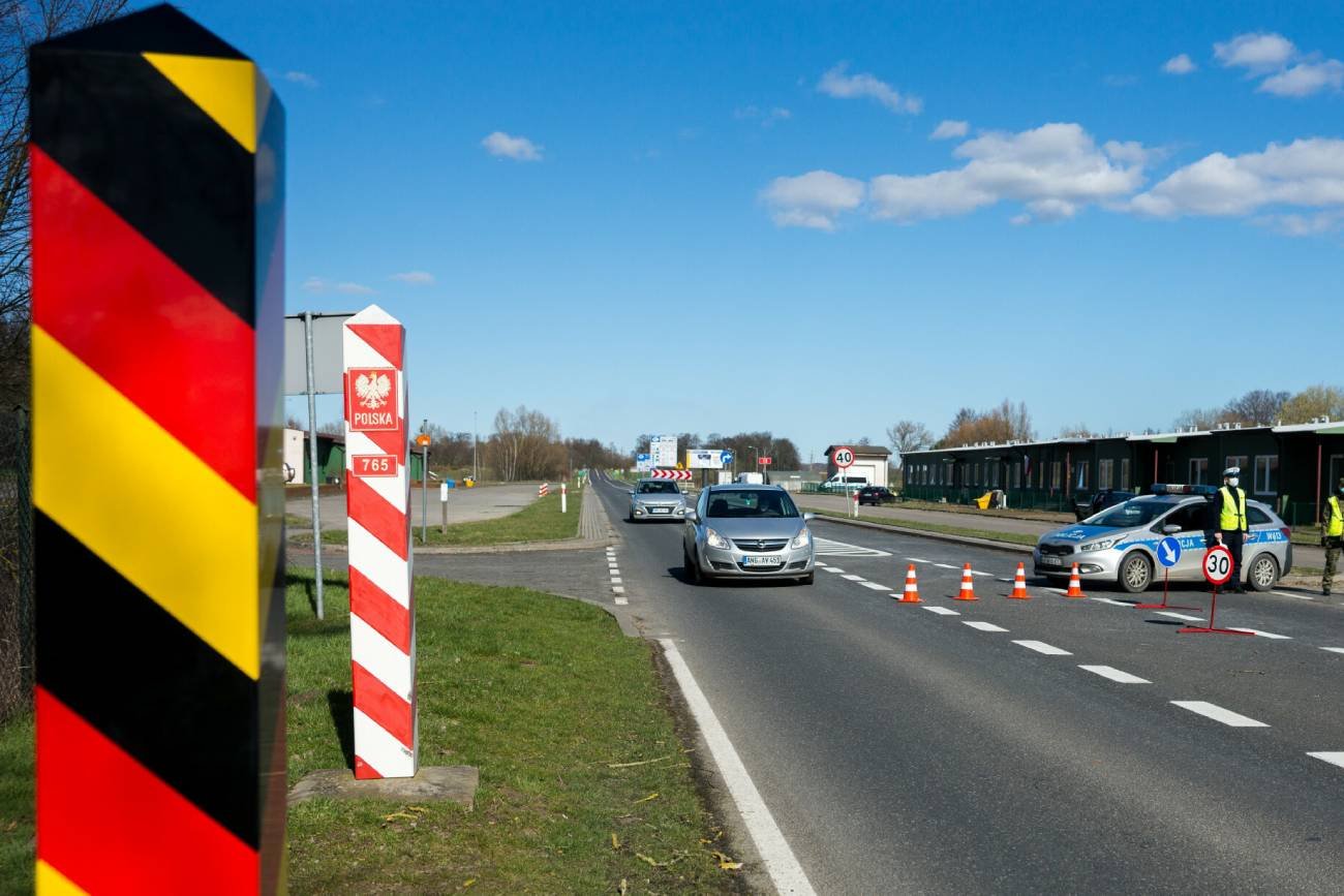 Niemcy już wcześniej ostrzegali, że chcą przywrócić kontrole na granicach z Polską i Czechami