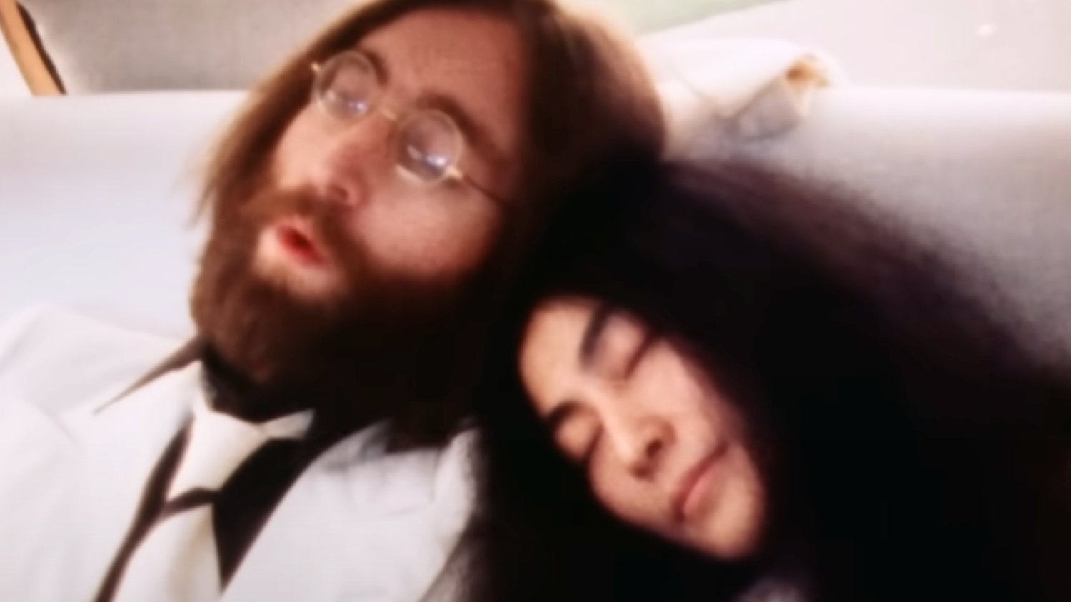 Film o Beatlesach ma już swoją Yoko Ono. Zagra ją gwiazda najlepszego serialu 2024 roku Wiemy, kto zagra Yoko Ono w filmie o Beatlesach. To gwiazda hitu 2024 roku