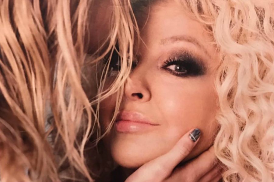 "12 apostołek polskiego biznesu" to wernisaż malarza Piotra Krajewskiego. Zaprezentowane zostaną "akty" polskich gwiazd, w tym Magdy Gessler.