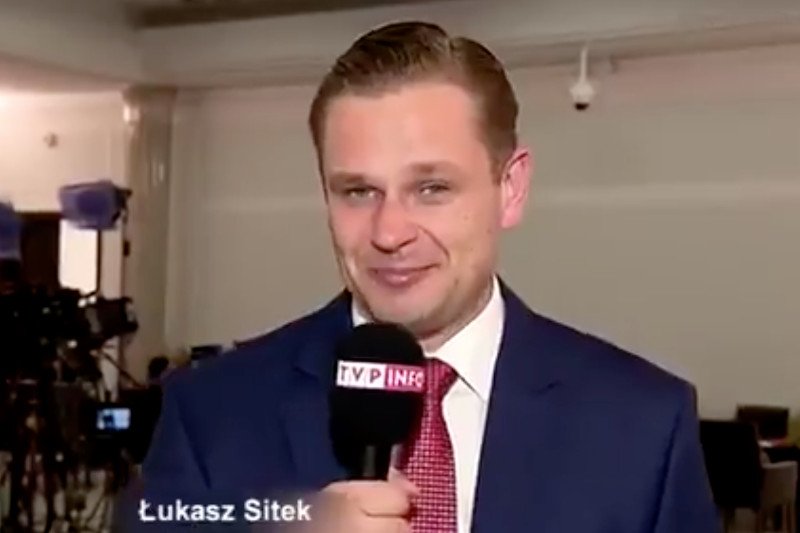 Łukasz Sitek z TVP Gdańsk z zarzutami po awanturze w pociągu. Jest reakcja władz Telewizji Polskiej.