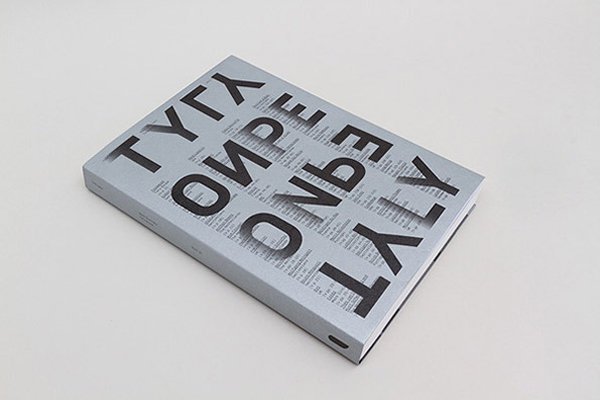 Książka ,,Type Only" wydawnictwa Unit Editions