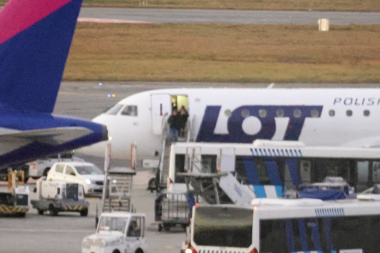 Chwile grozy na pokładzie LOT-u. Samolot z Sofii musiał awaryjnie lądować w Warszawie