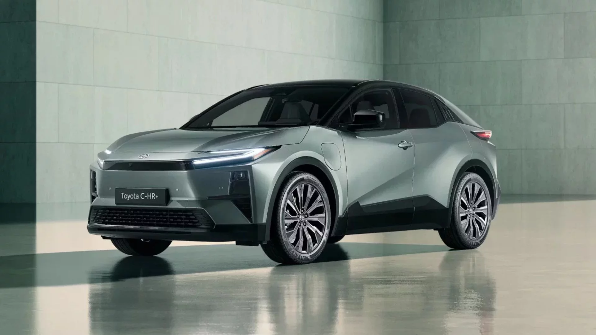 Toyota C-HR+