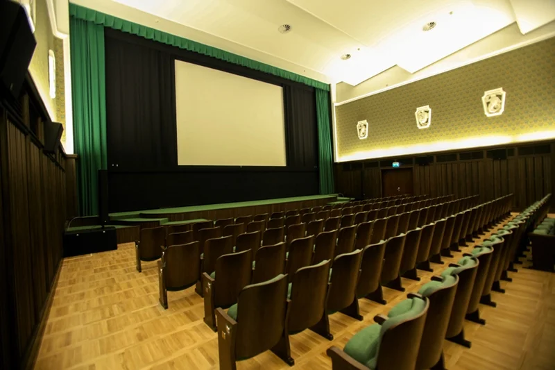 Kino Iluzjon po remoncie: sala Stolica