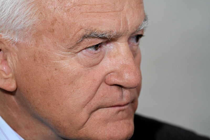 Leszek Miller bardziej niż o fotelu wicepremiera marzy o posadzie szefa rządu.