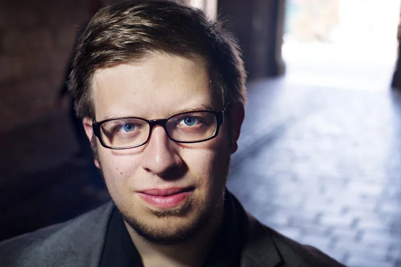 Kamil Janicki, autor "Dam Złotego Wieku"
