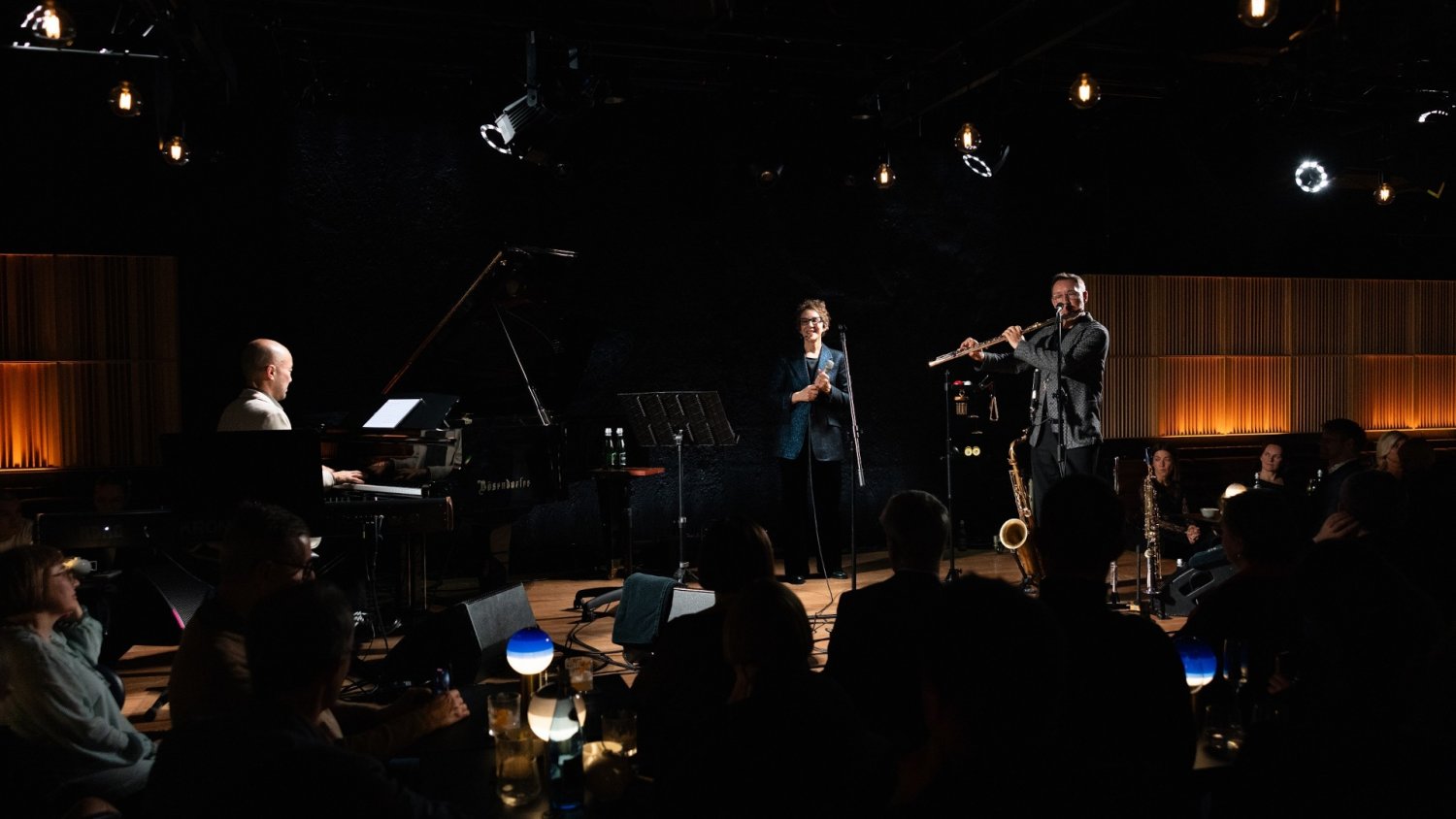 Rolls-Royce Phantom obchodzi stulecie w rytmie jazzu. Stacey Kent tworzy magiczny klimat