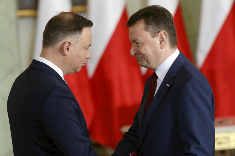 Dla wielu ważniejsze od politycznego trzęsienia ziemi w rządzie było to, że Jarosław Kaczyński nie pojawił się podczas zaprzysiężenia ministrów.