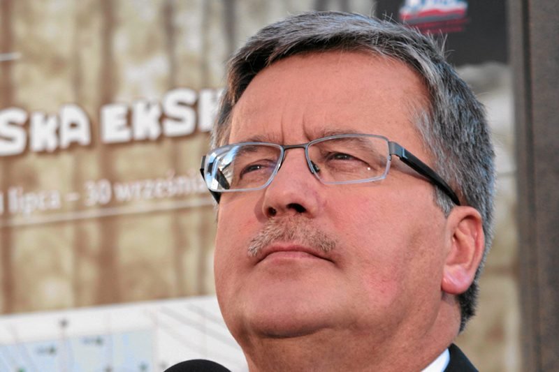Bronisław Komorowski przestrzega przed wojną światopoglądową, która wybuchnie jeżeli politycy naruszą kompromis w sprawie aborcji.