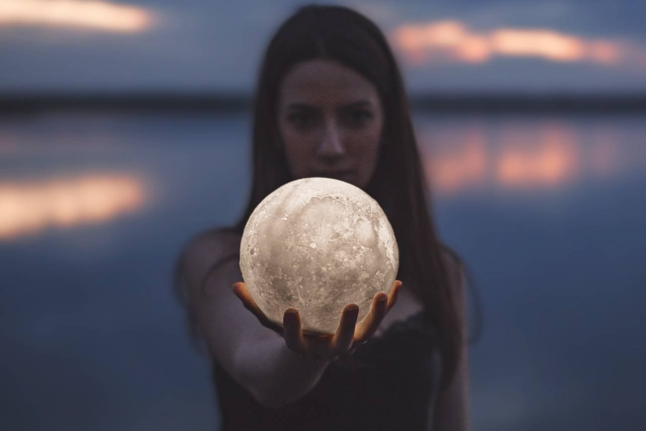 Osobowość księżycowa mówi nam, jaki jest nasz cel. 8 typów osobowości