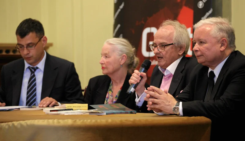 12.06.2014 Warszawa , Pałac Staszica , PAN . Jacek Karnowski , Jadwiga Staniszkis , Piotr Jegliński i Jarosław Kaczyński podczas promocji książki " Czas na zmiany " wznowionej po 21 latach