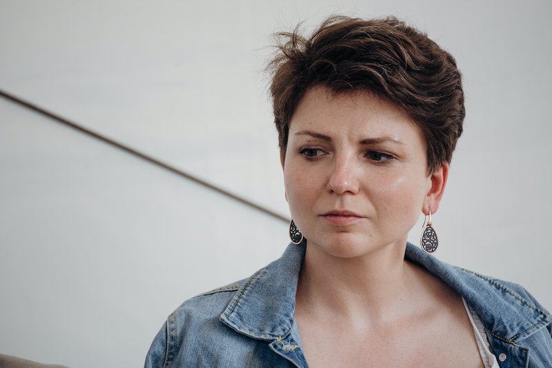 Posłanka Monika Rosa (KO) komentuje zachowanie, jakie podczas komisji zdrowia zaprezentowała posłanka Elżbieta Płonka (PiS). "Założę maseczkę, bo ze Śląska" – powiedziała, gdy Rosa zabrała głos.