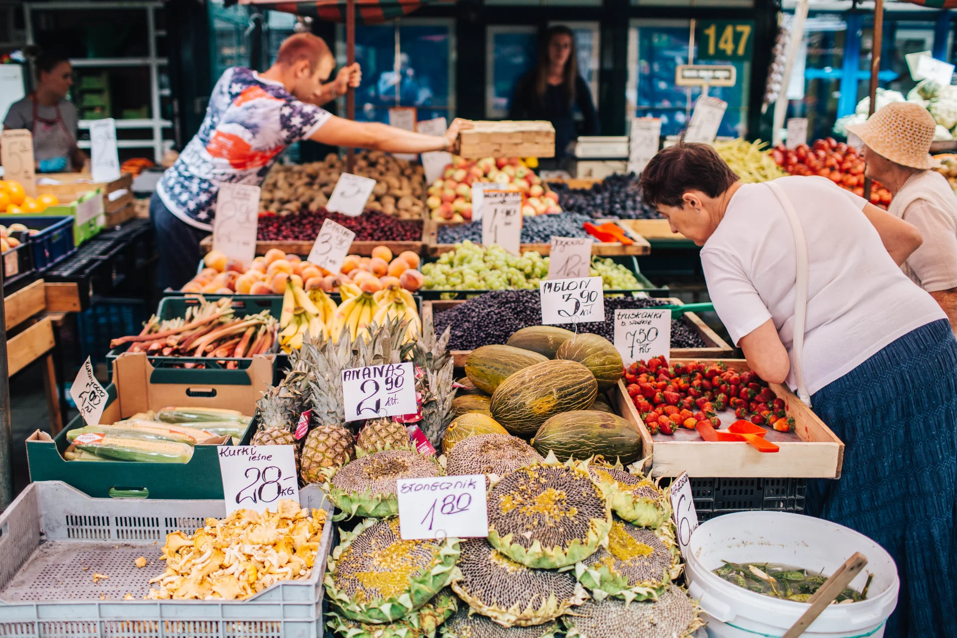 Jeden z warszawskich bazarów