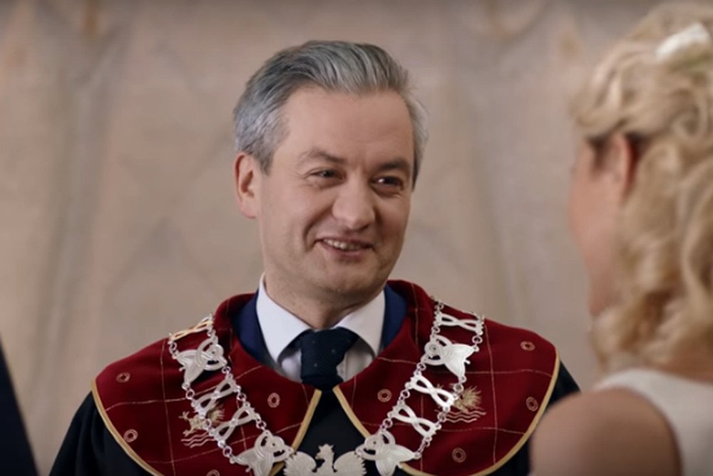 TVP zdjęło z anteny reklamę z Robertem Biedroniem.