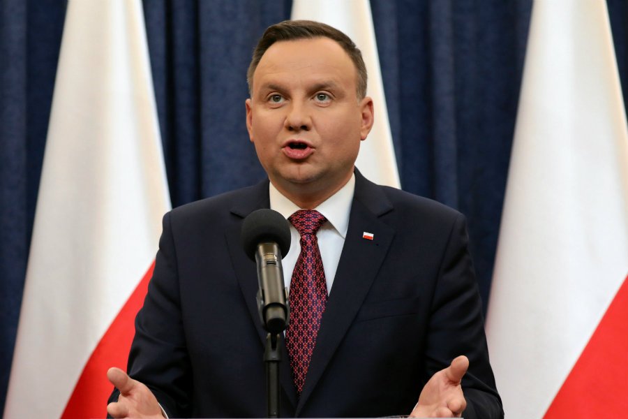 Andrzej Duda nie wie, czy podpisze ustawę o IPN. W tej sprawie nie ma dobrego rozwiązania.