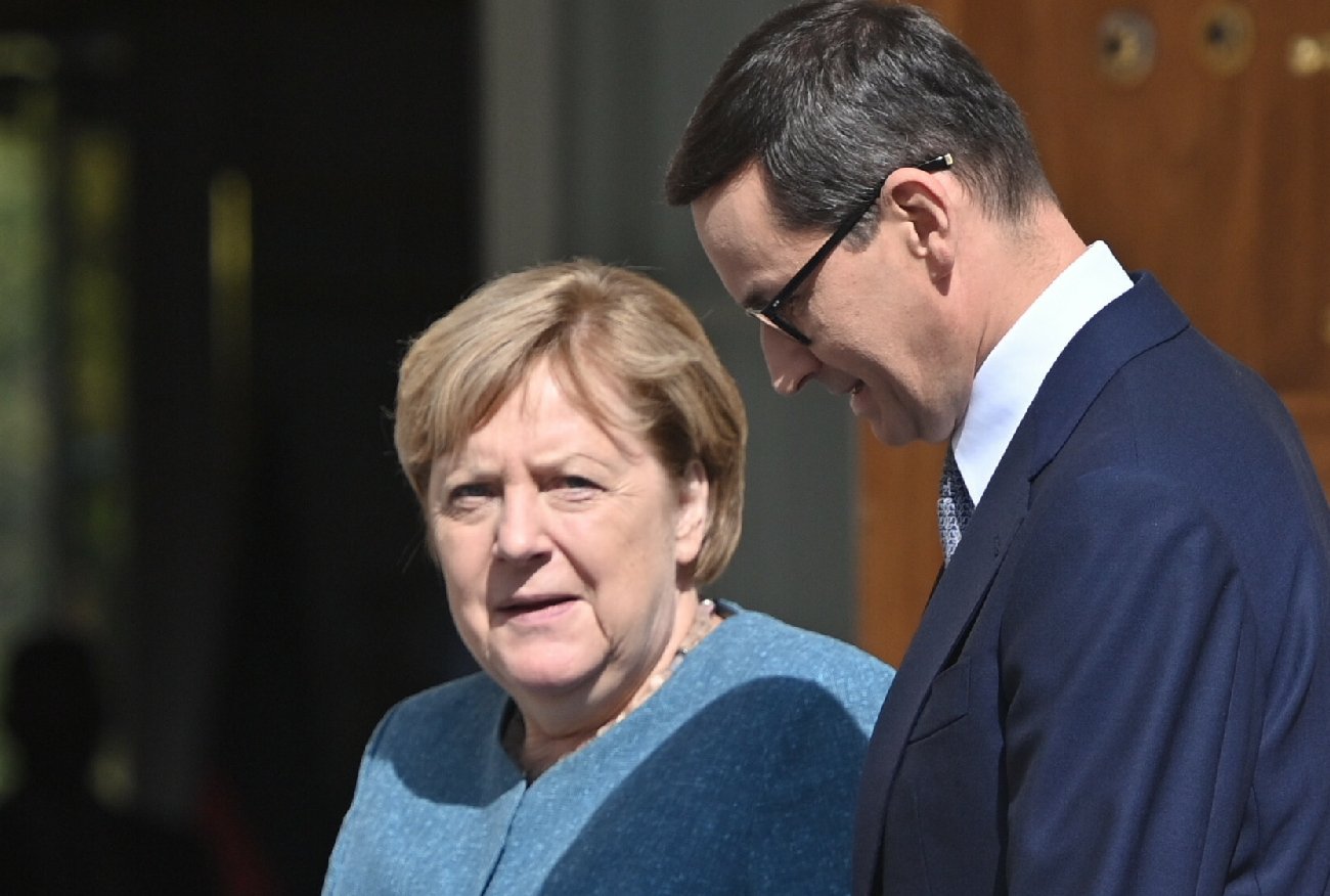 PiS krytykuje Angelę Merkel za uzależnienie Niemiec od Rosji. Jerzy Buzek: Polska uzależniła się od Rosji jak Niemcy.