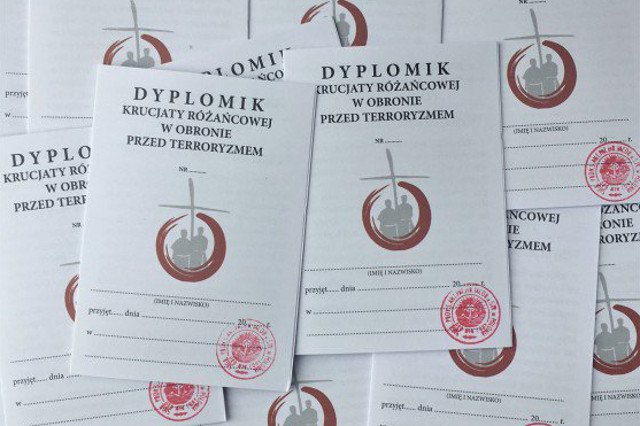 Co obroni świat przed terroryzmem? Franciszkanie są przekonani, że krucjata różańcowa.