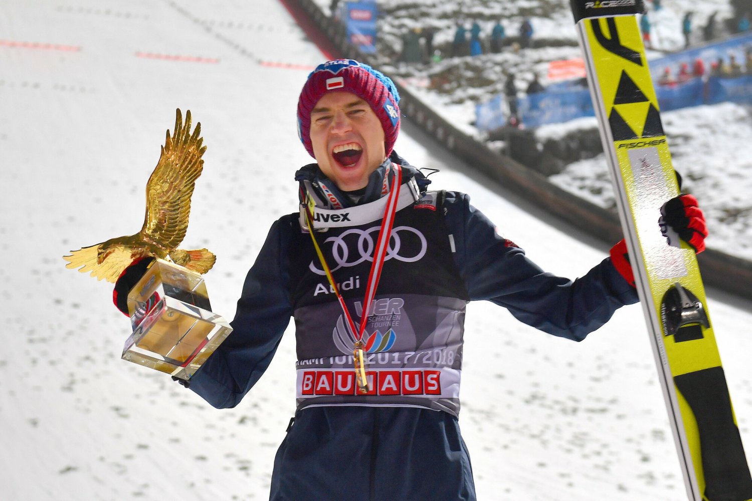 Kamil Stoch ze Złotym Orłem za triumf w Turnieju Czterech Skoczni