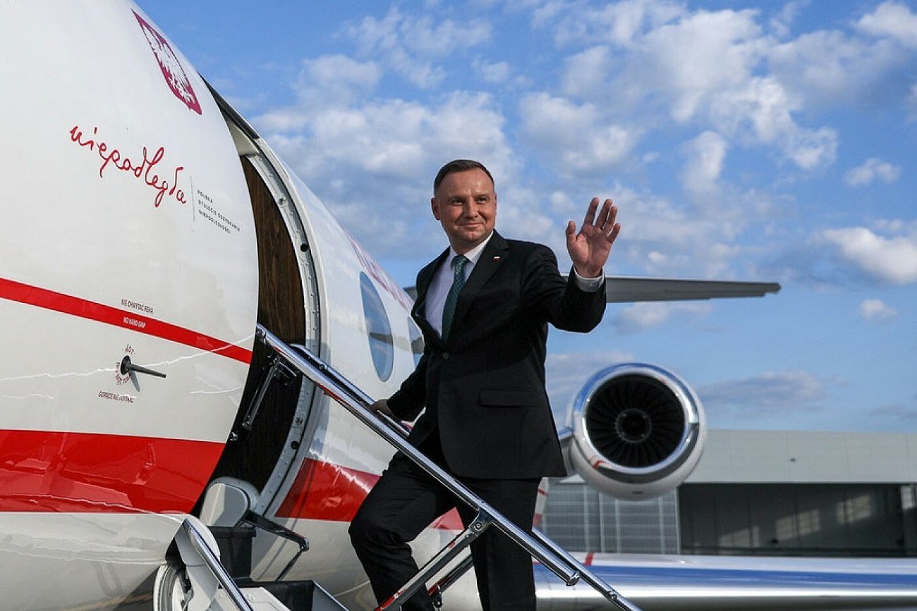 Jak donosi "Fakt", w kluczowym dla polskiej reakcji na kryzys w Afganistanie momencie prezydent Andrzej Duda wyleciał... do letniej posiadłości na granicy Juraty i Helu